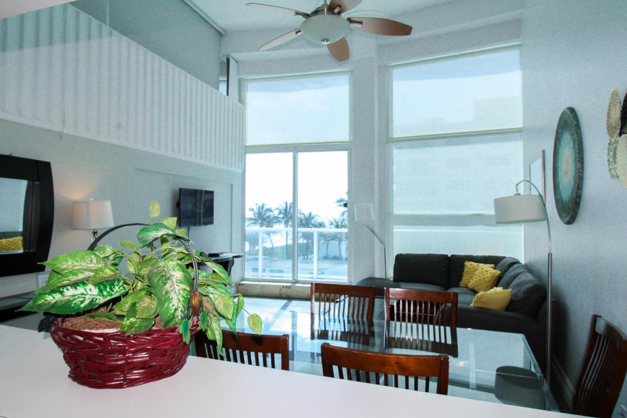 Castle M16 Oceanview Loft With Beach Access, Pool, Tennis And Free Parking! Μαϊάμι Μπιτς Εξωτερικό φωτογραφία